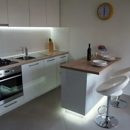 Porat Apartment *